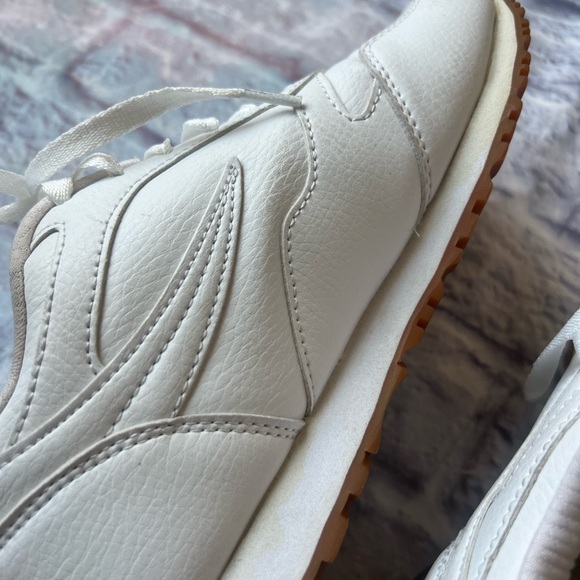 Fila Womens Classico 18 5CM00152-156 White Casual Shoes Sneakers Size 6 unisex - Picture 3 of 11